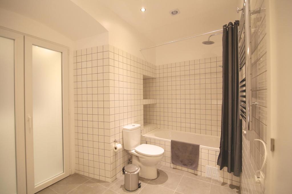 Cozy Apartment In Amazing Location! Lisbon Exterior photo