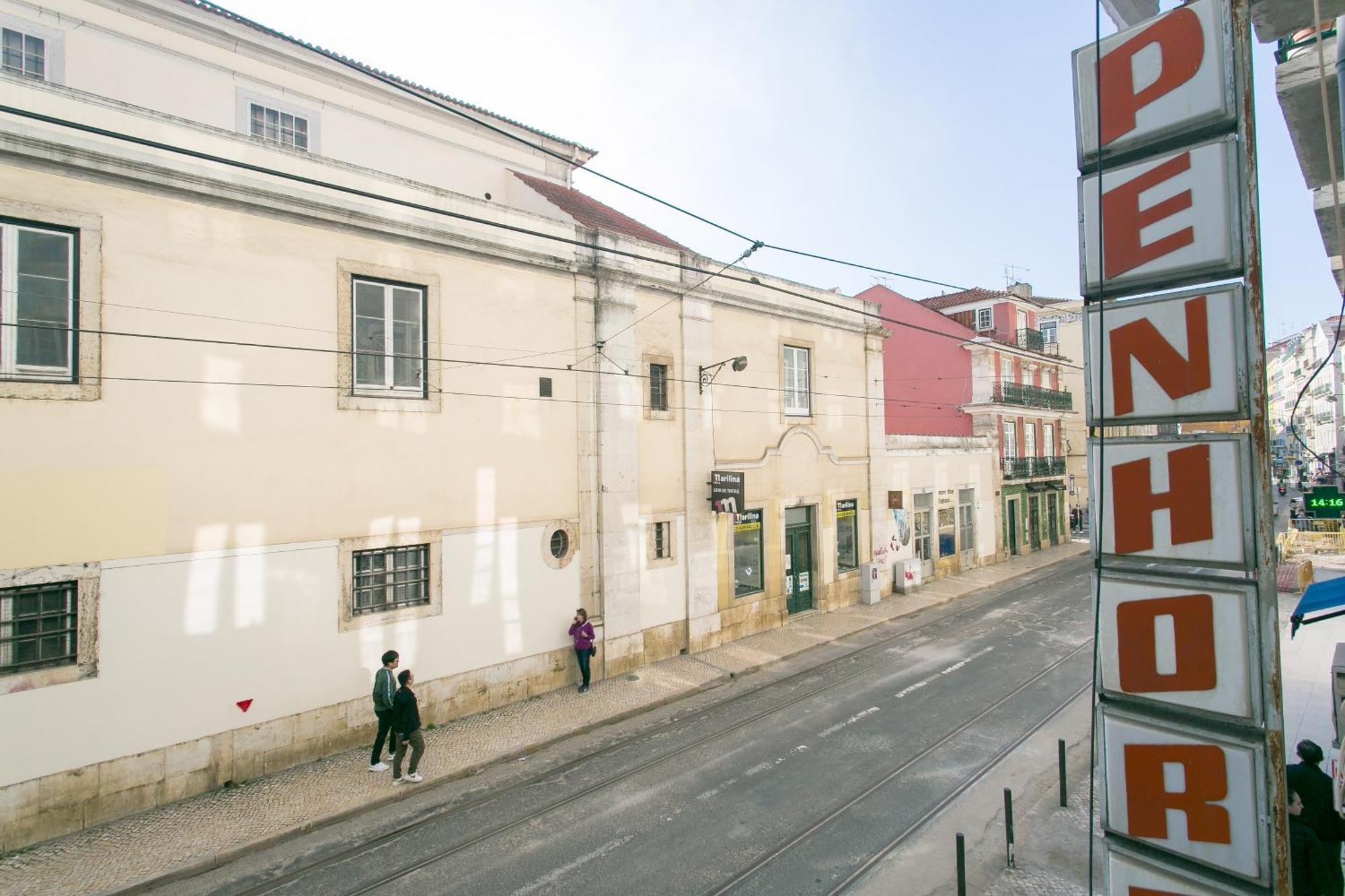 Cozy Apartment In Amazing Location! Lisbon Exterior photo